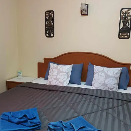 Patong Rose Guest House 50M To Beach-3